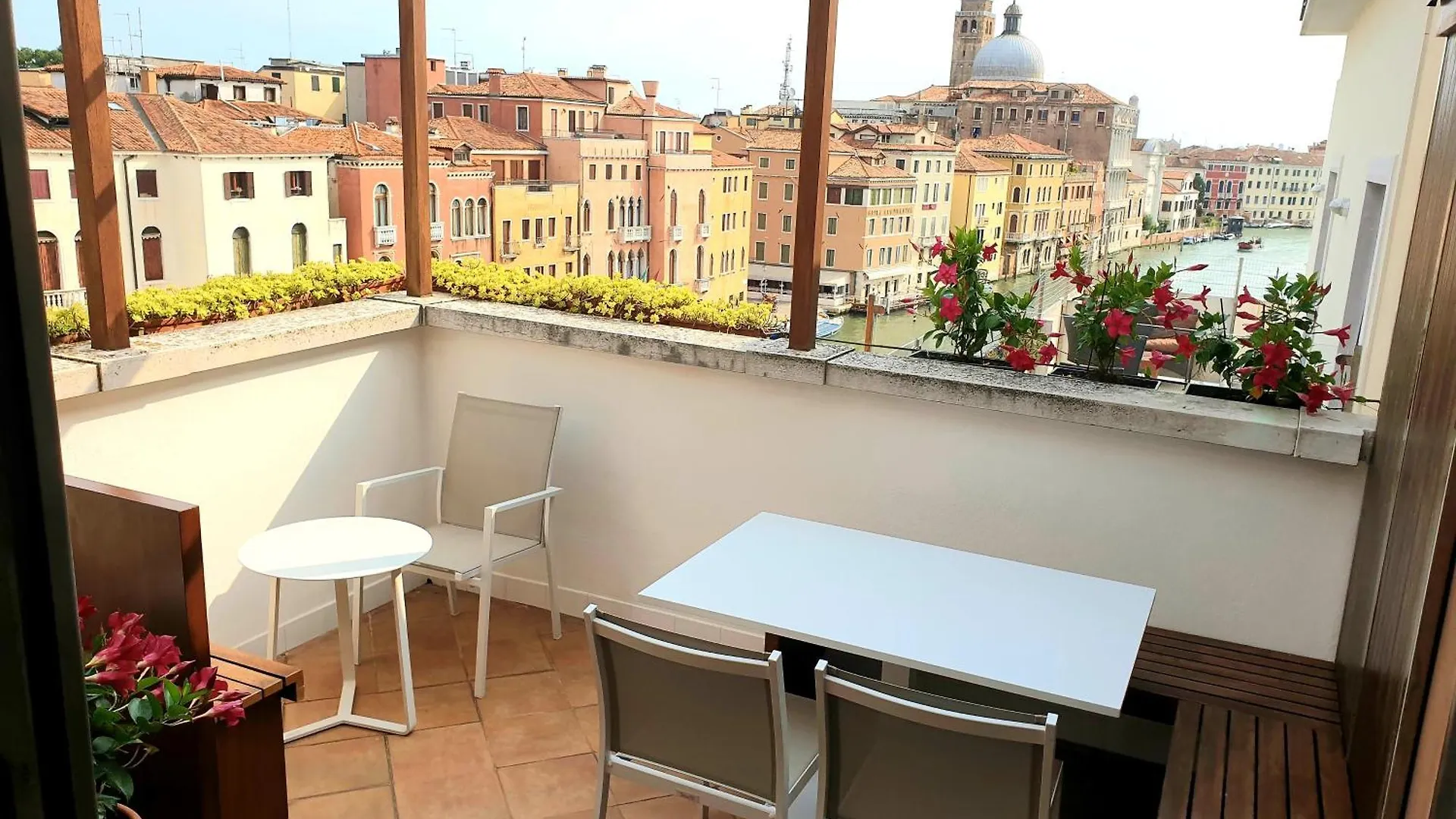 Lhost In Venice - The Big Dream Apartamento